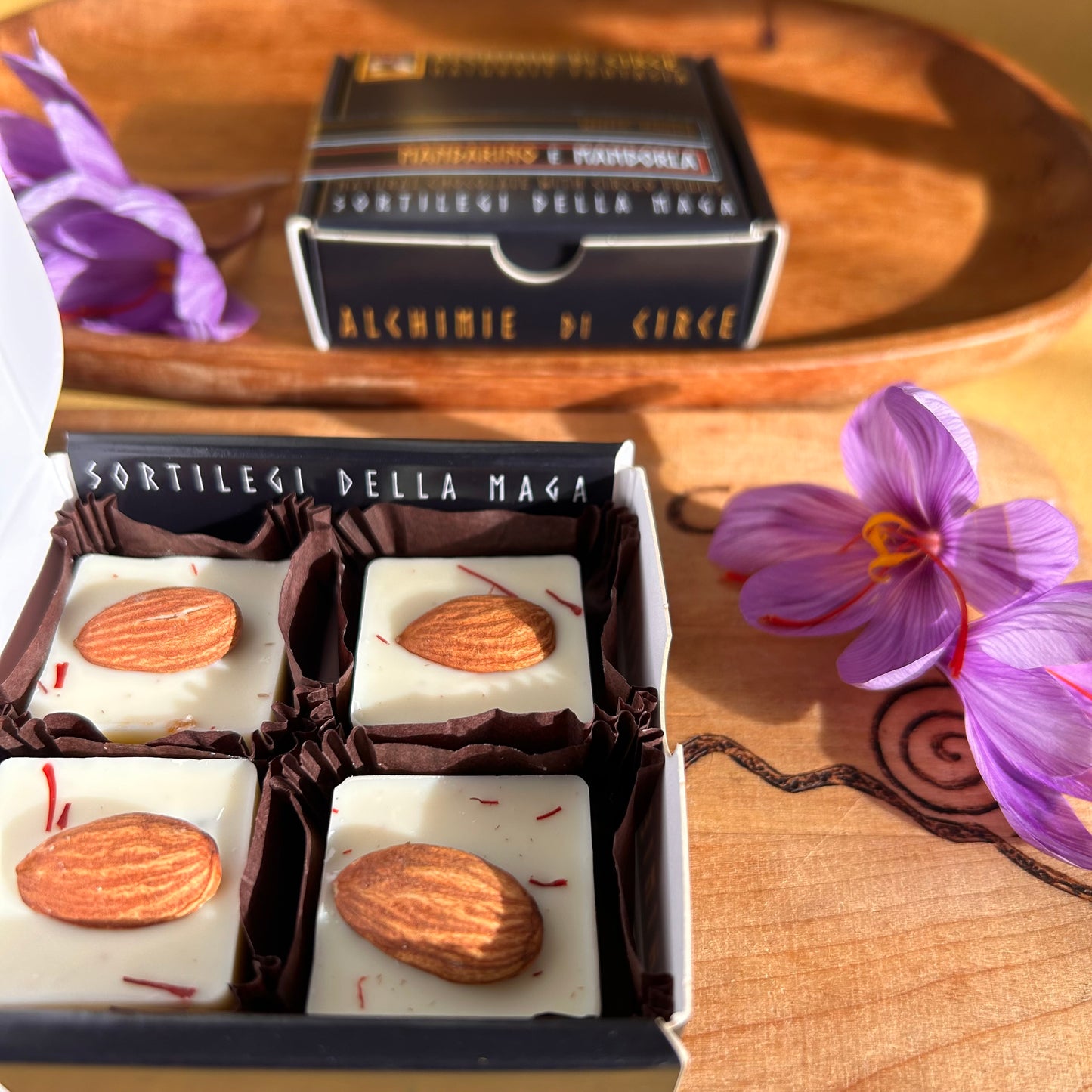 Choco Box 'White Magic' - Praline e Tavolette Bianche allo Zafferano
