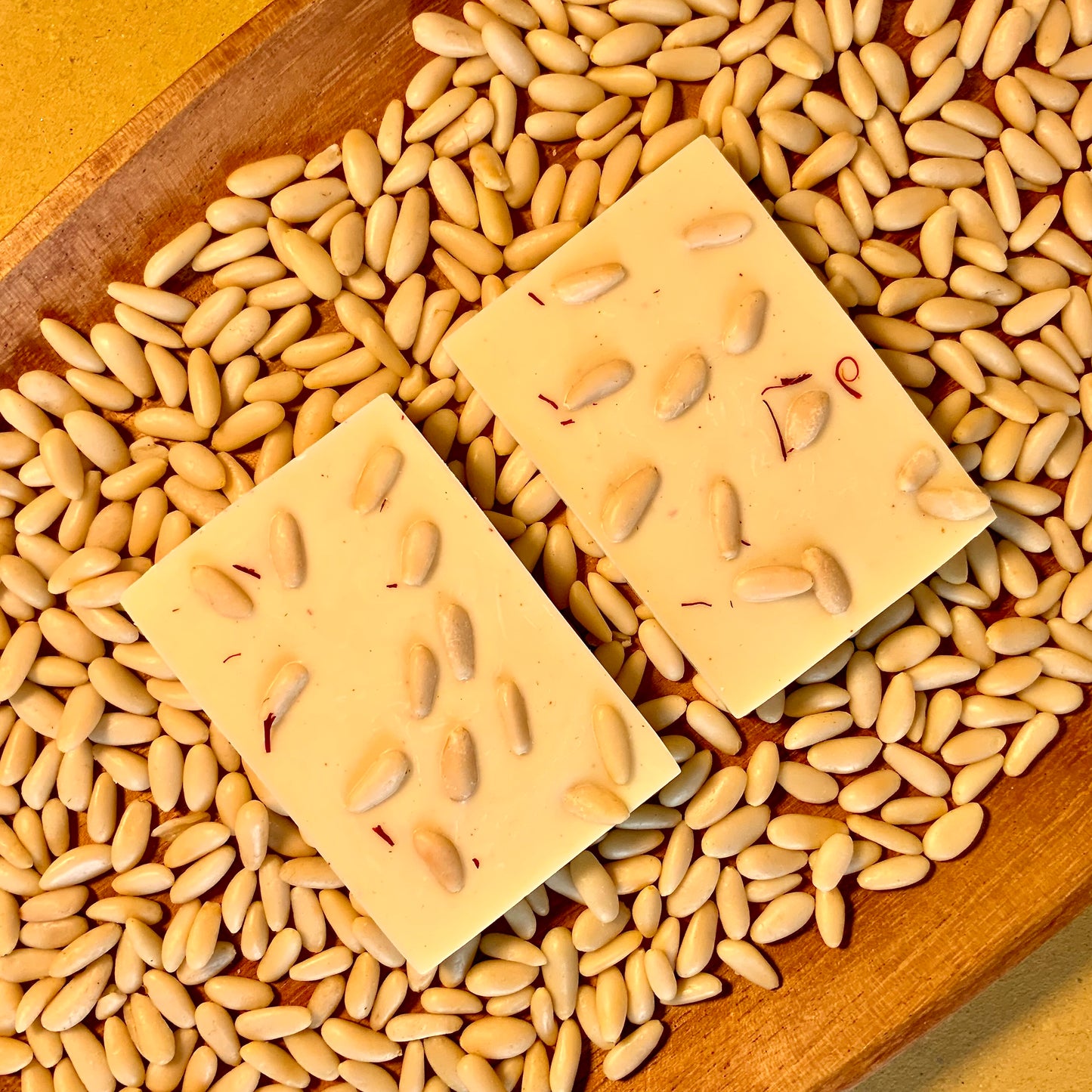 Choco Box 'White Magic' - Praline e Tavolette Bianche allo Zafferano