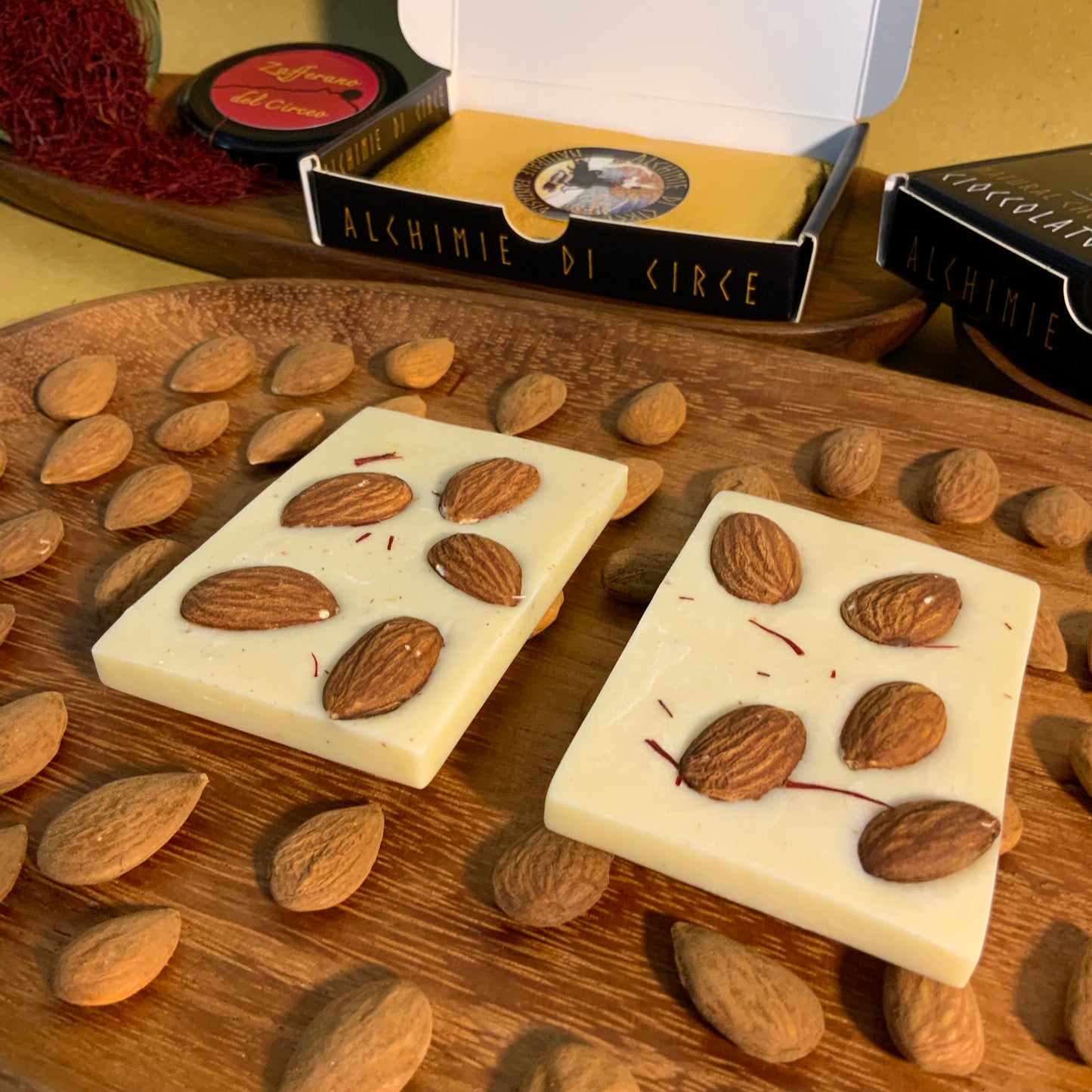 Choco Box 'White Magic' - Praline e Tavolette Bianche allo Zafferano