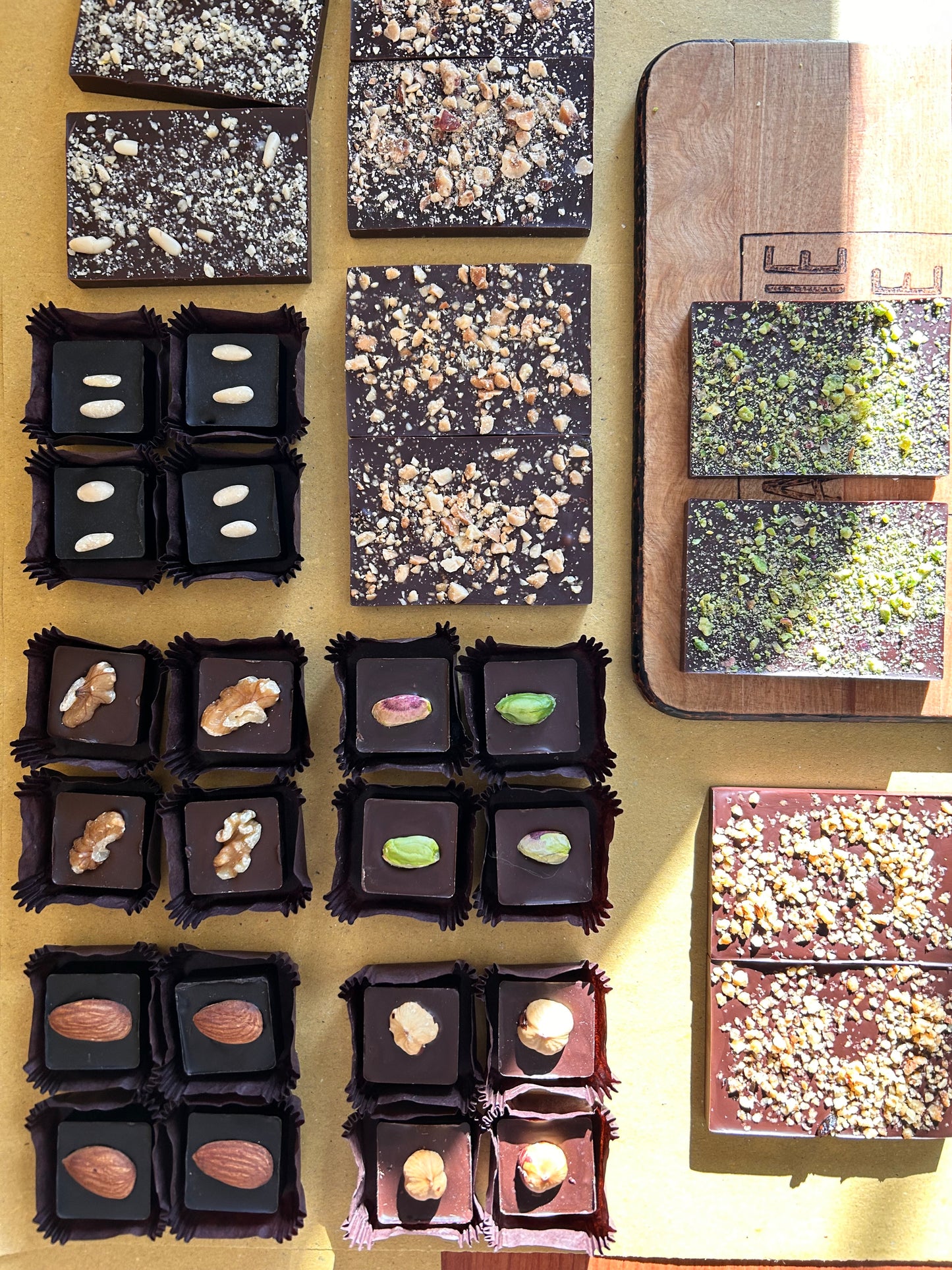 Choco Box Alchimie di Frutta del Circeo - Cioccolatini e Tavolette Fondenti ripieni