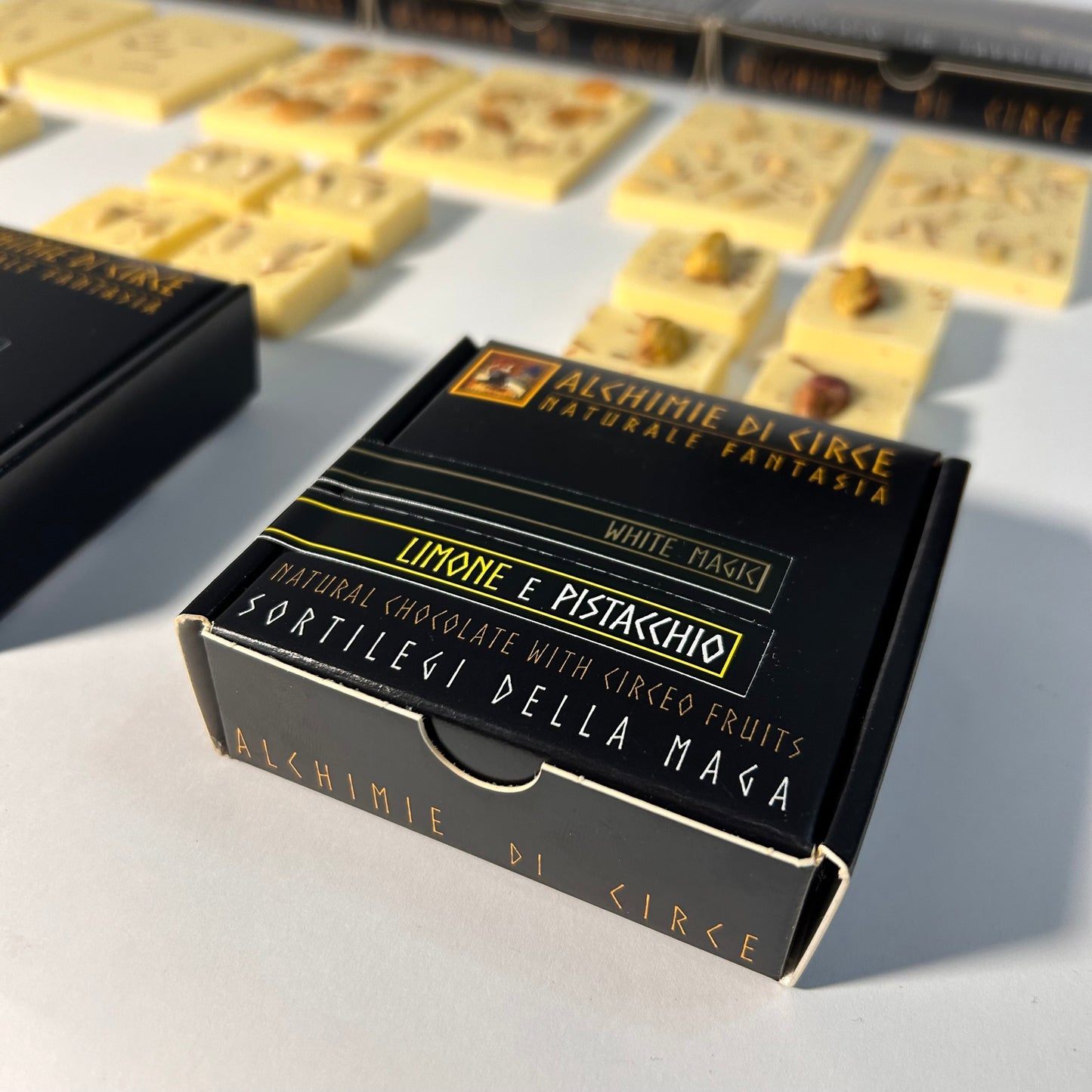 Choco Box 'White Magic' - Praline e Tavolette Bianche allo Zafferano