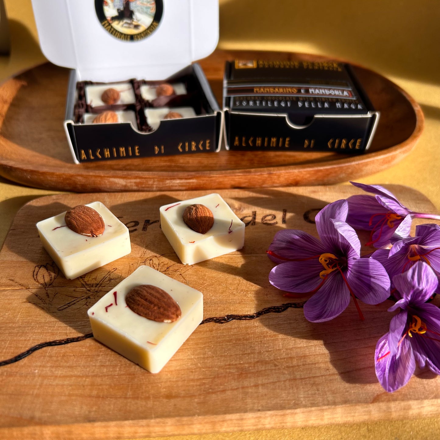 Choco Box 'White Magic' - Praline e Tavolette Bianche allo Zafferano