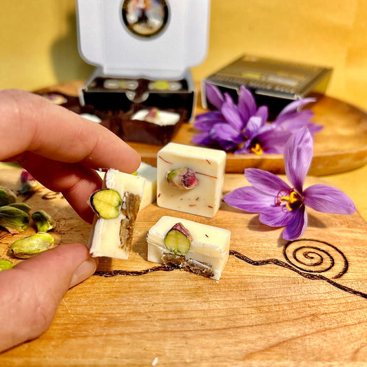 Choco Box 'White Magic' - Praline e Tavolette Bianche allo Zafferano